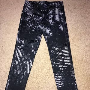 Cropped workout leggings